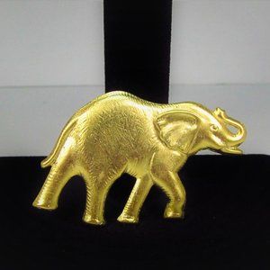 VINTAGE GOLD TONE ELEPHANT BROOCH PIN